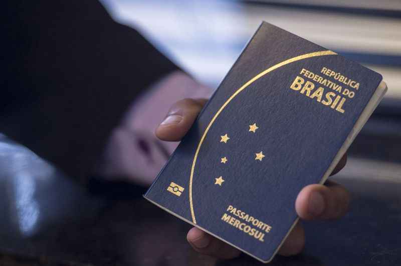 Brasil volta a exigir visto para turistas