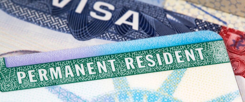 Governo dos Estados Unidos suspende Visto de Imigrantes sem prazo de retorno